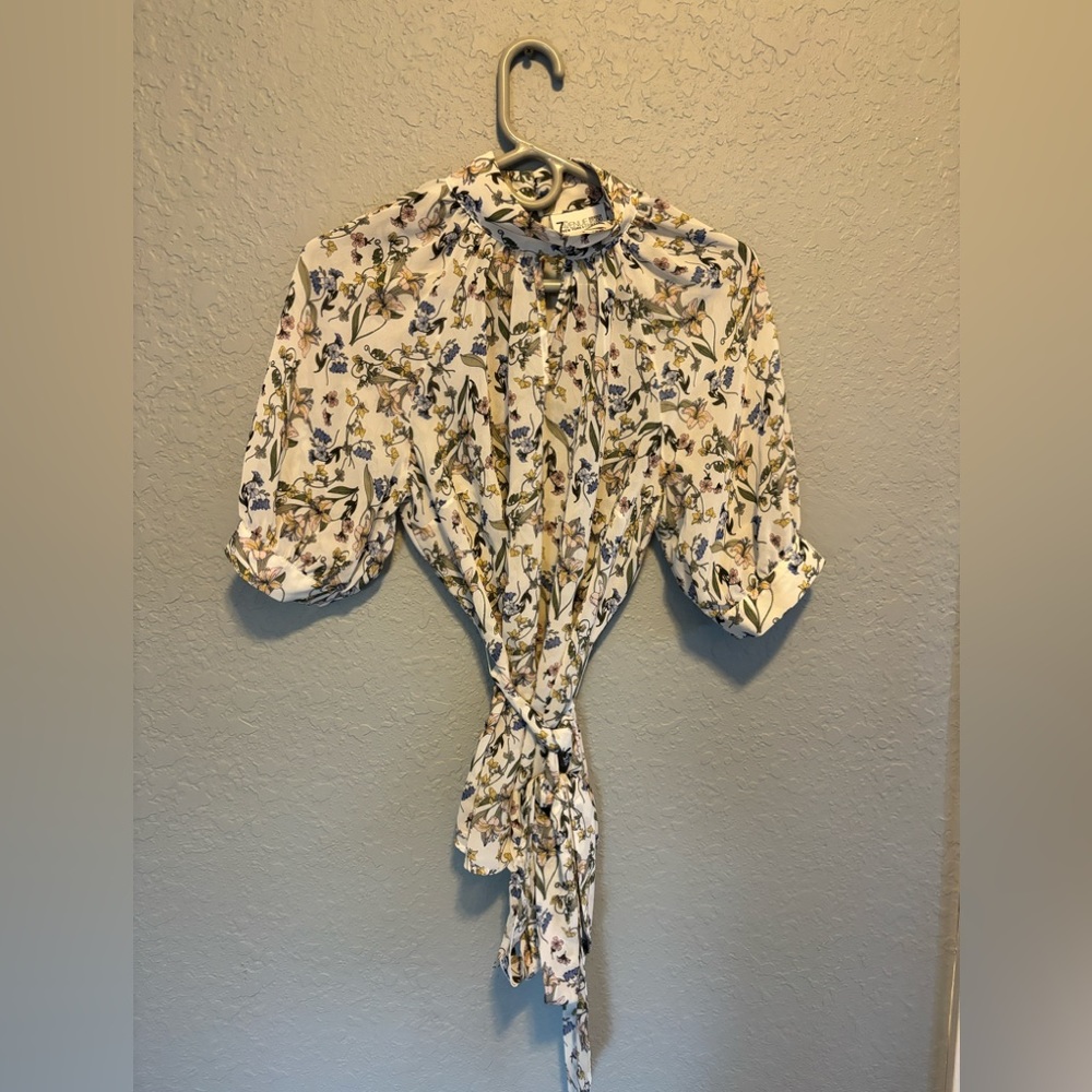 7th Avenue Design Studio New York & Company high neck floral tie blouse - medium